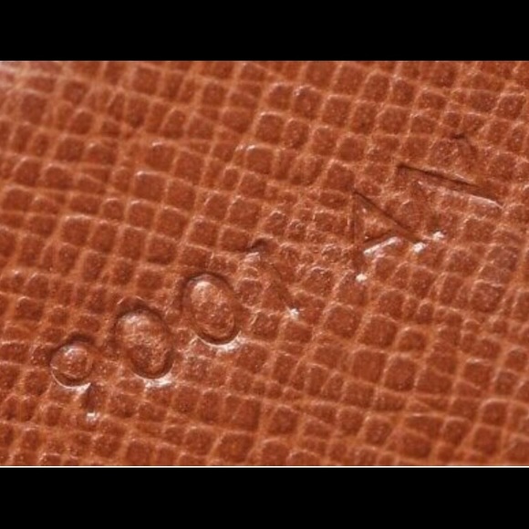 ❤️MAKE AN OFFER Like new Authentic LV Wallet. - Picture 6 of 6